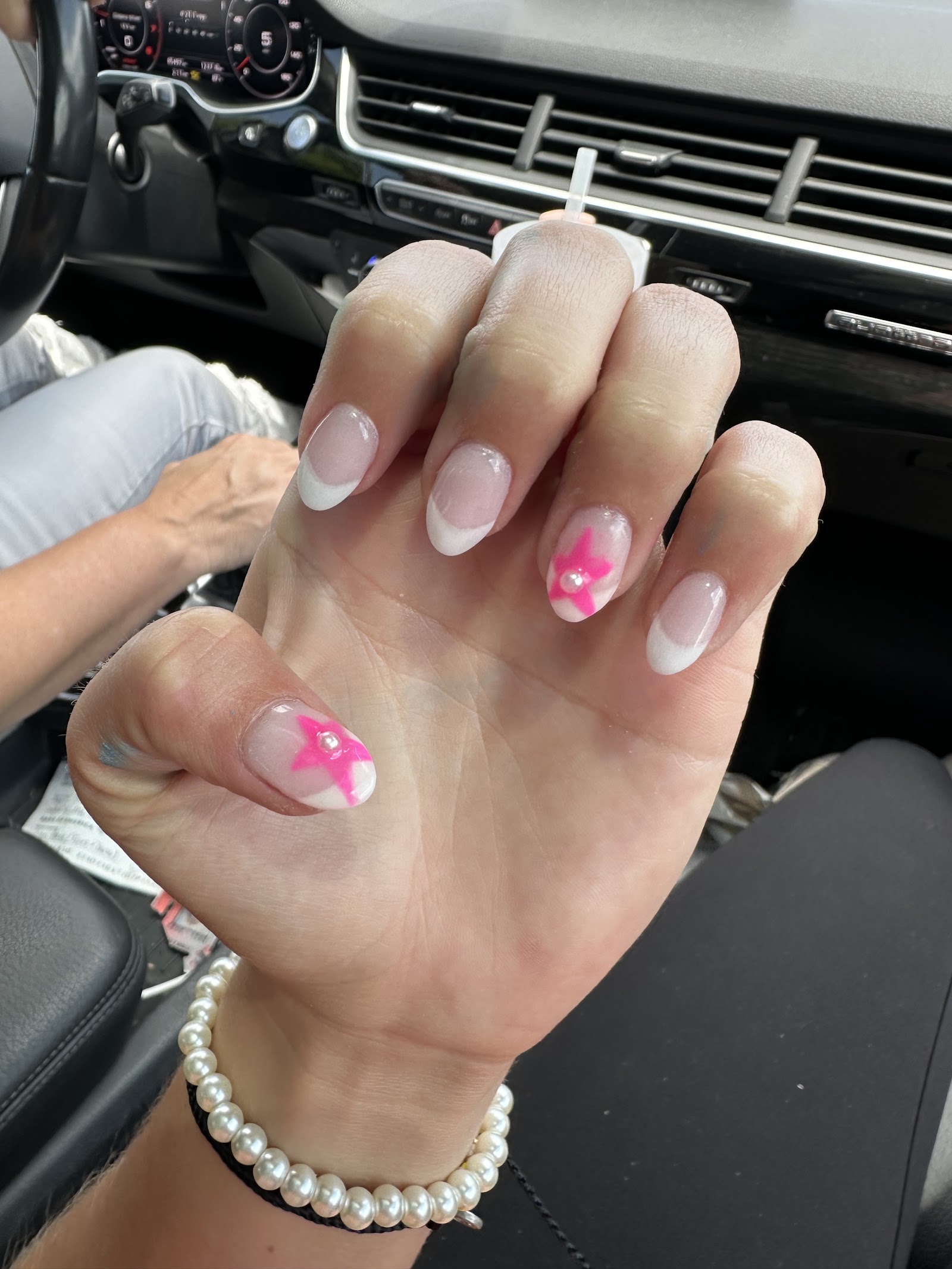 C'est La Vie Nail Boutique nail photo 2